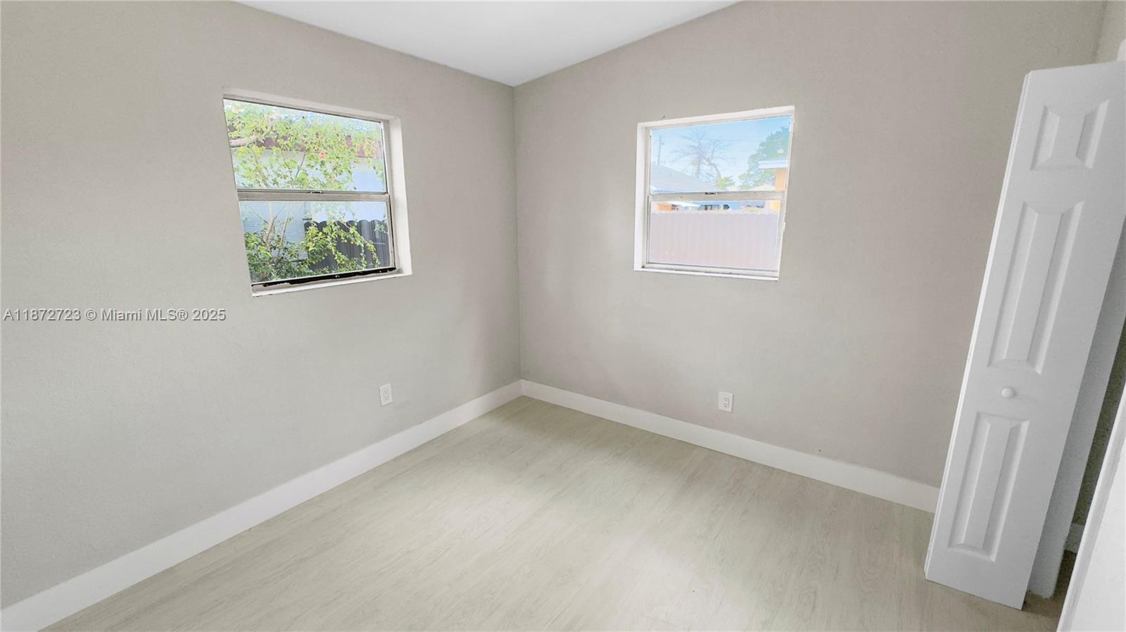 See details / 1080 sq. ft. $ 2025-09-04 0 Photo