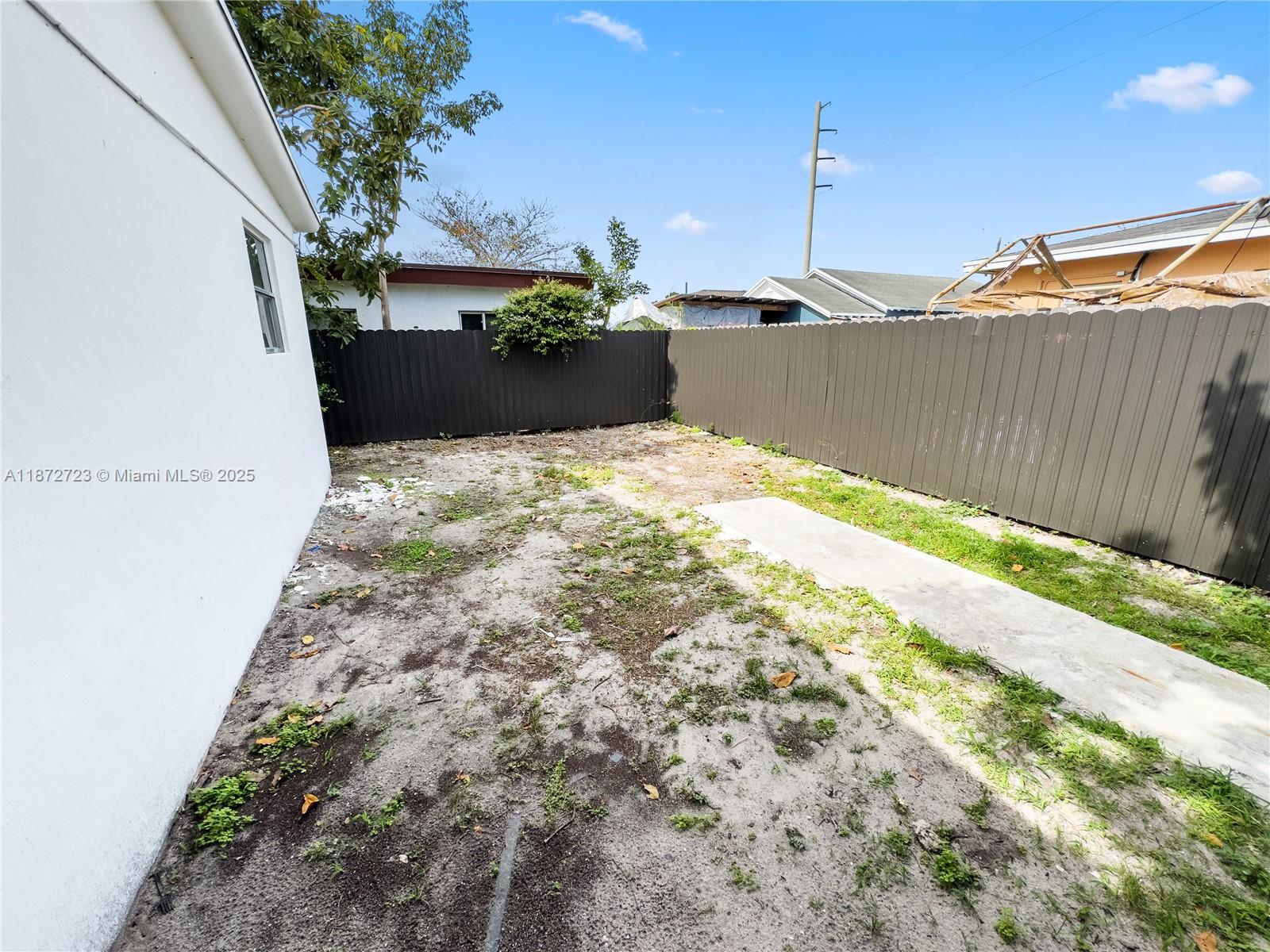 See details / 1080 sq. ft. $ 2025-09-04 0 Photo