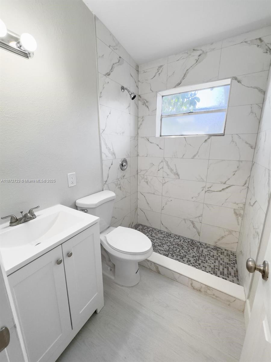 See details / 1080 sq. ft. $ 2025-09-04 0 Photo