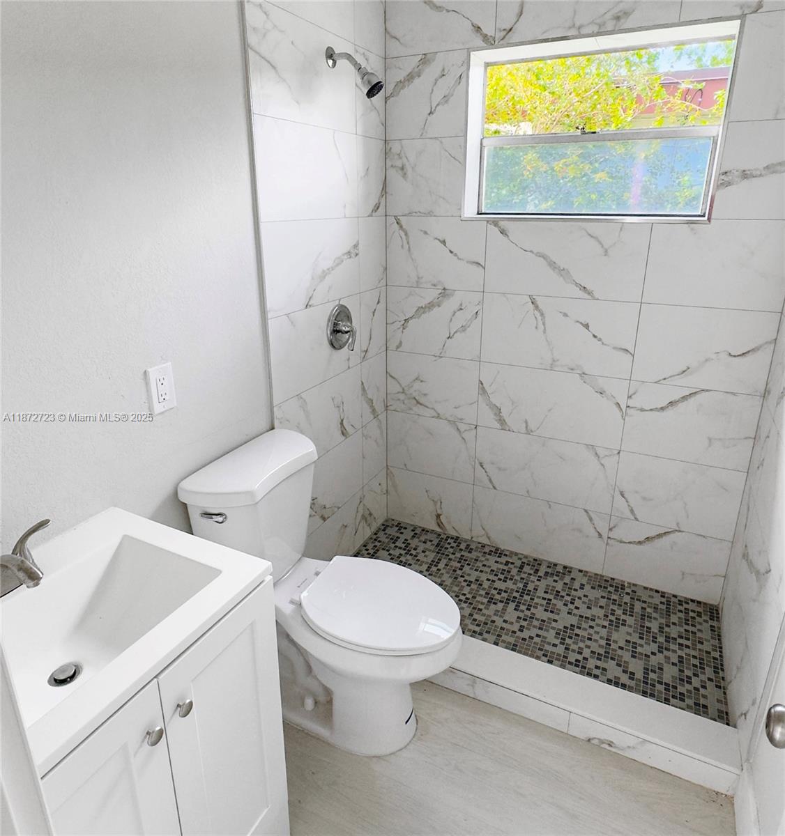 See details / 1080 sq. ft. $ 2025-09-04 0 Photo