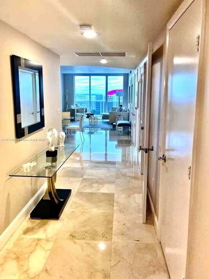 See details 3508 3 / 3 1571 sq. ft. $ 2025-09-04 0 Photo