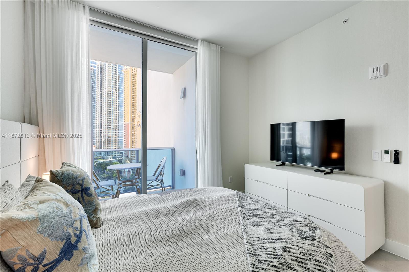 1405 2 / 3 1675 sq. ft. $ 2025-09-04 0 Photo