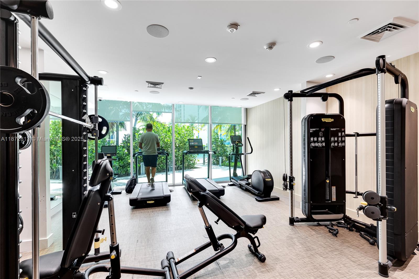 1405 2 / 3 1675 sq. ft. $ 2025-09-04 0 Photo