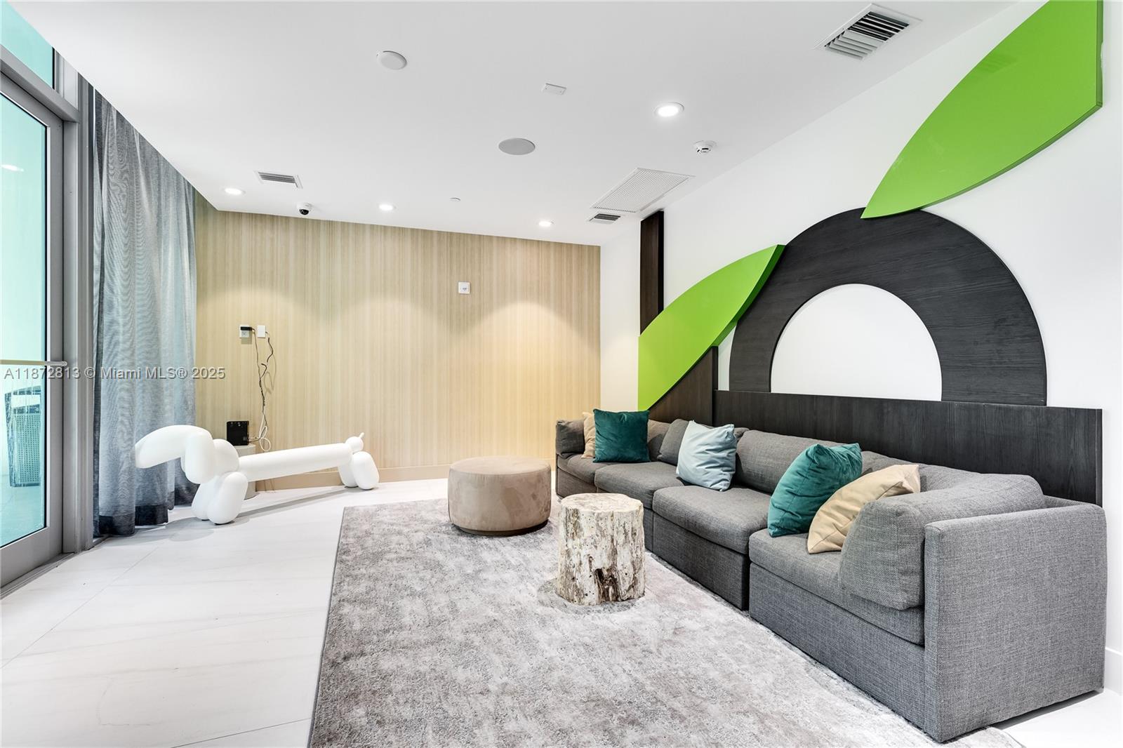 1405 2 / 3 1675 sq. ft. $ 2025-09-04 0 Photo