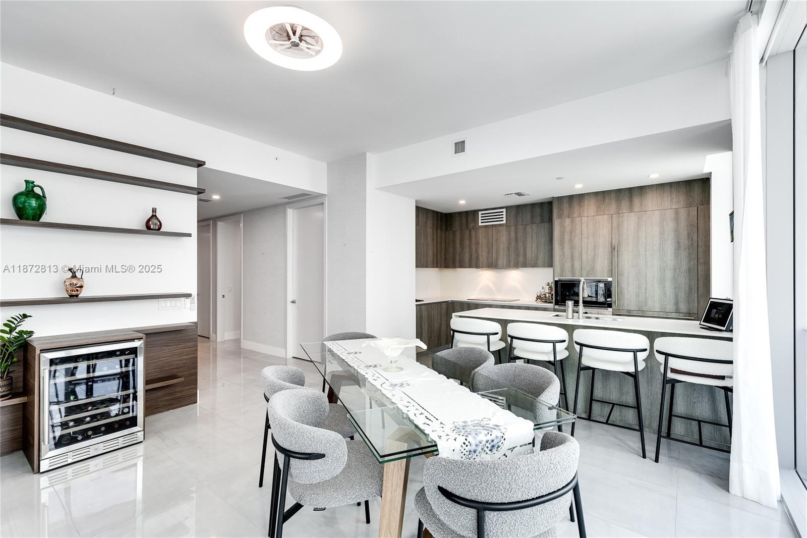 1405 2 / 3 1675 sq. ft. $ 2025-09-04 0 Photo