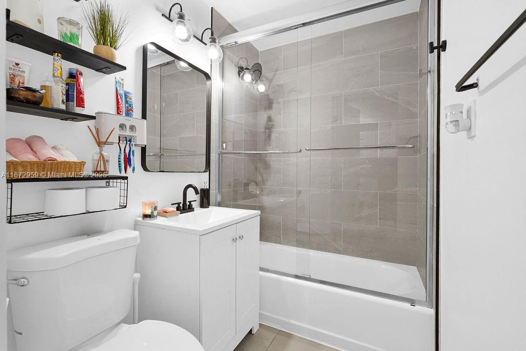 See details / 2415 sq. ft. $ 2025-09-05 0 Photo