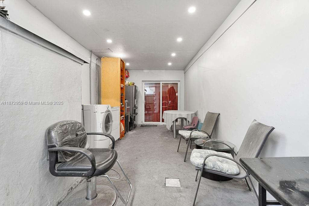 See details / 2415 sq. ft. $ 2025-09-05 0 Photo