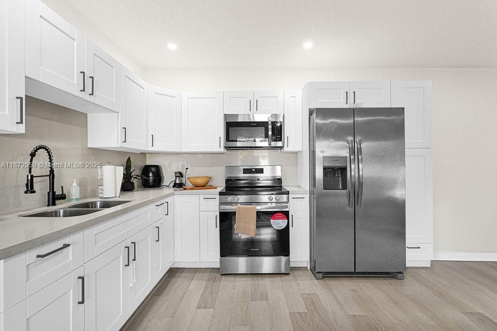 See details / 2415 sq. ft. $ 2025-09-05 0 Photo