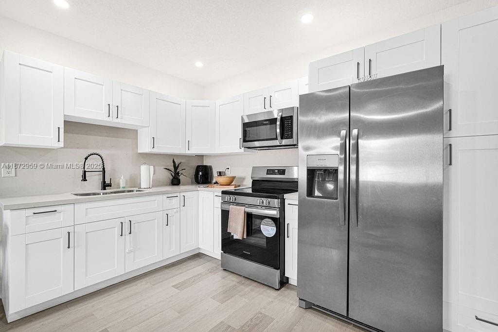 See details / 2415 sq. ft. $ 2025-09-05 0 Photo