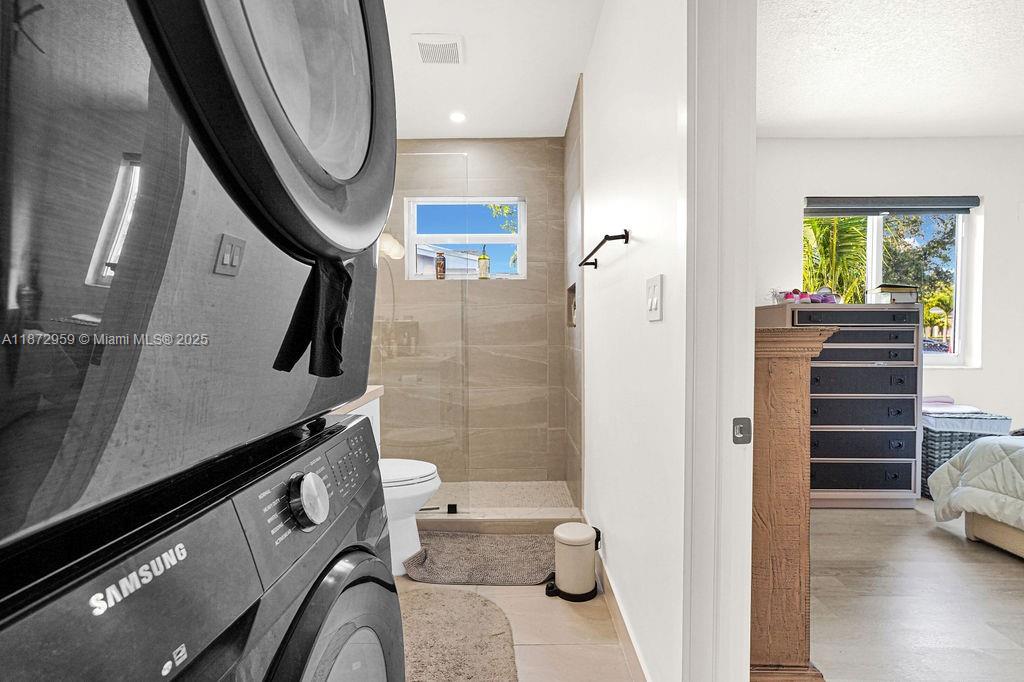 See details / 2415 sq. ft. $ 2025-09-05 0 Photo