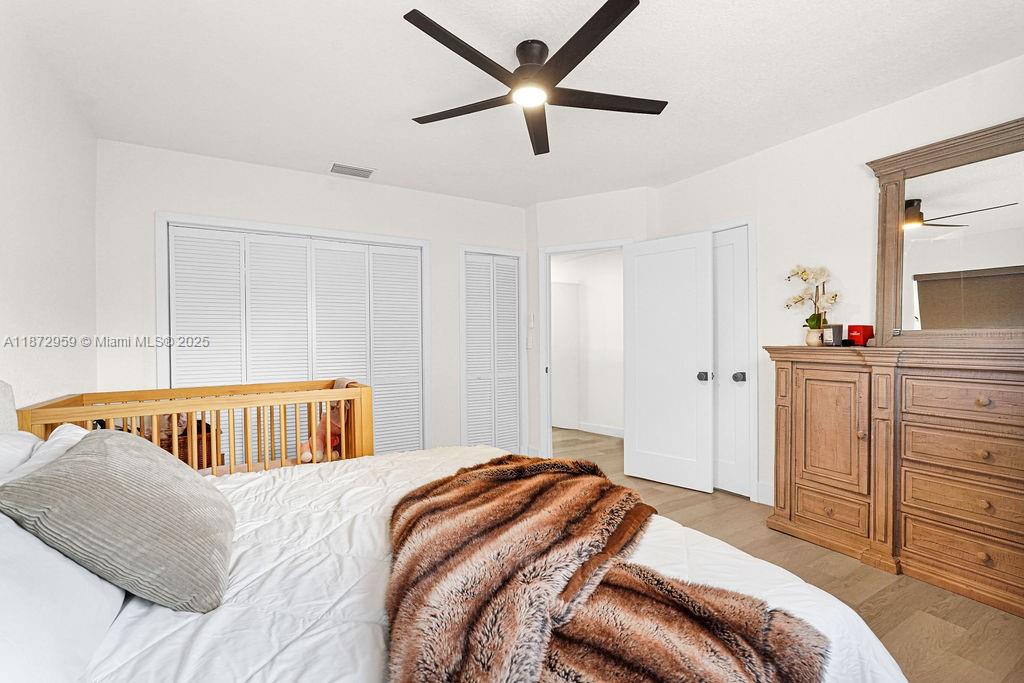 See details / 2415 sq. ft. $ 2025-09-05 0 Photo