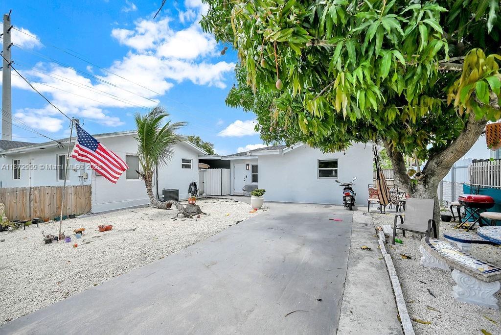 See details / 2415 sq. ft. $ 2025-09-05 0 Photo