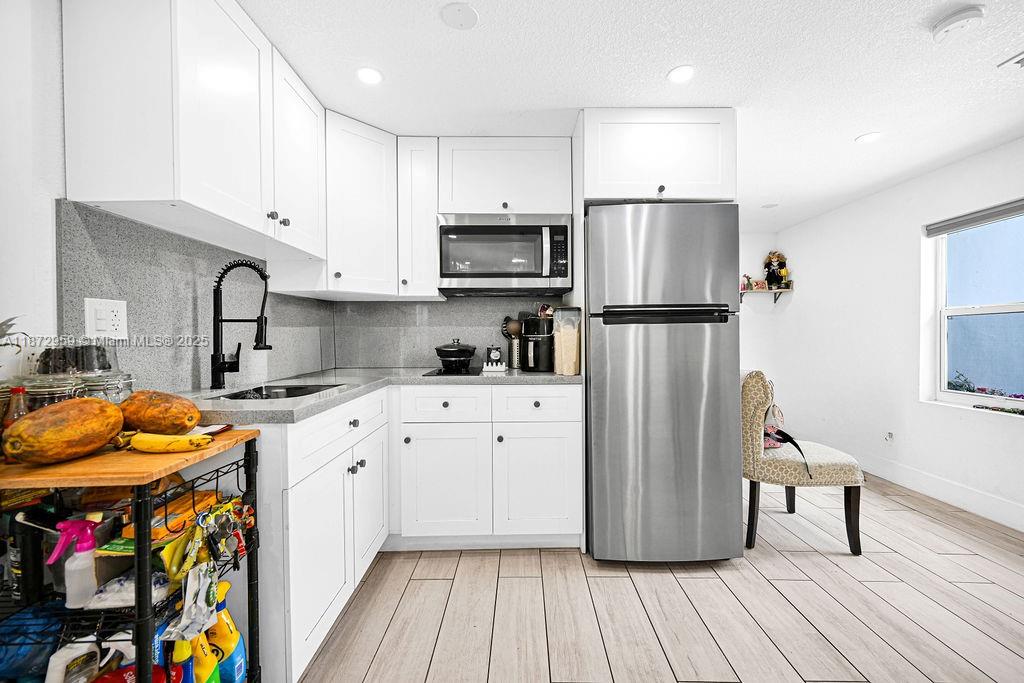 See details / 2415 sq. ft. $ 2025-09-05 0 Photo