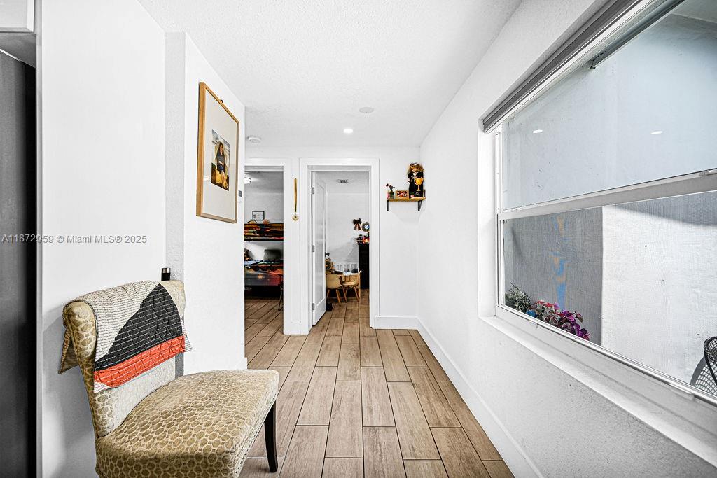 See details / 2415 sq. ft. $ 2025-09-05 0 Photo