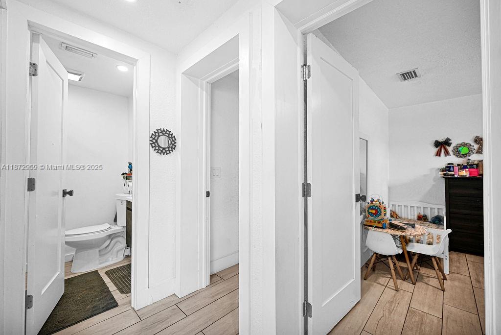 See details / 2415 sq. ft. $ 2025-09-05 0 Photo