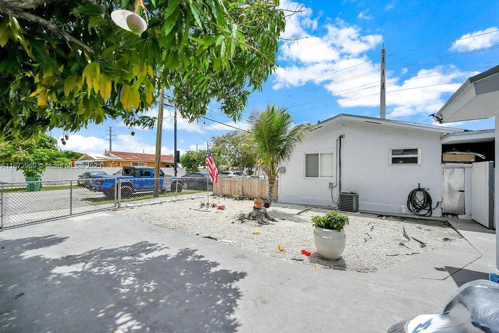 See details / 2415 sq. ft. $ 2025-09-05 0 Photo