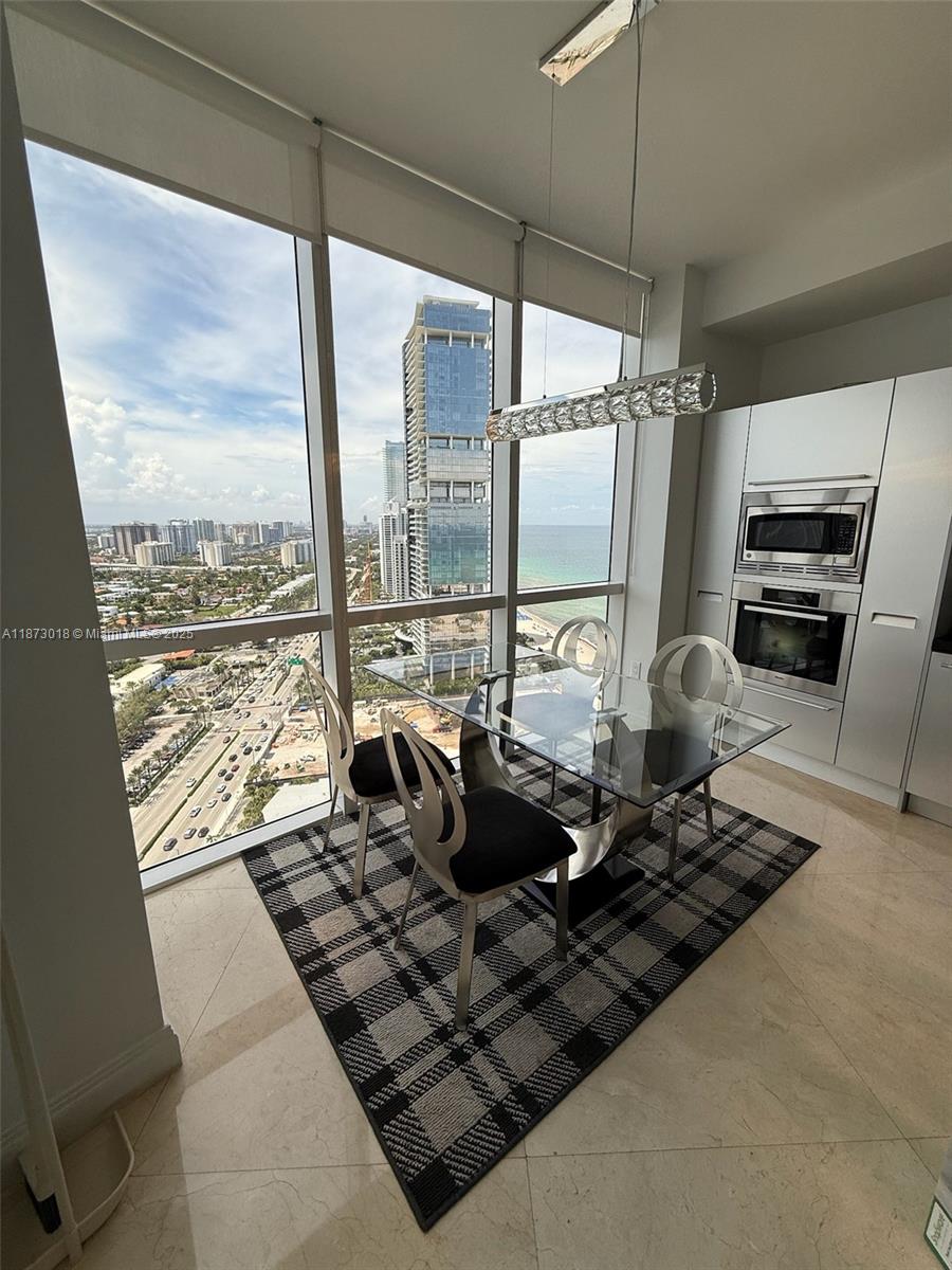 4001 2 / 3 1649 sq. ft. $ 2025-09-05 0 foto