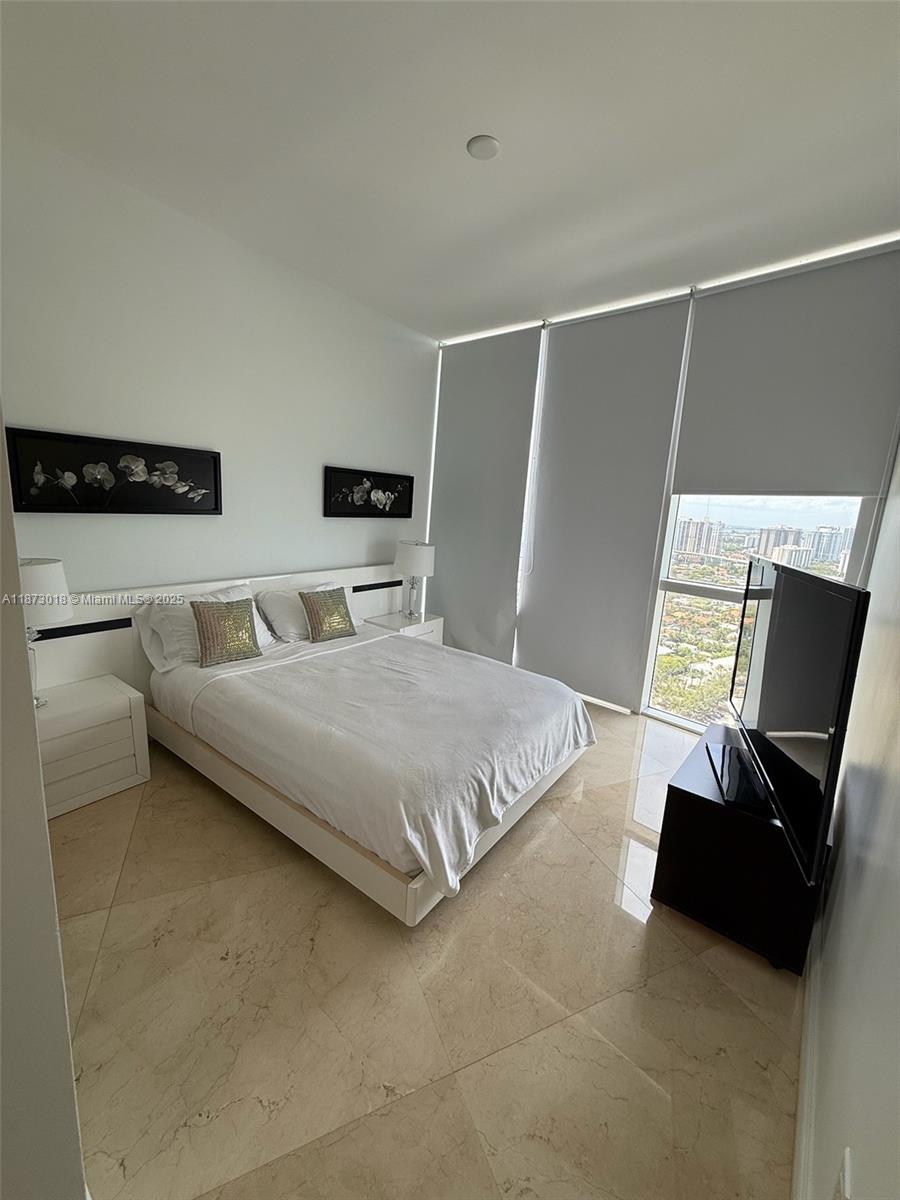 4001 2 / 3 1649 sq. ft. $ 2025-09-05 0 foto