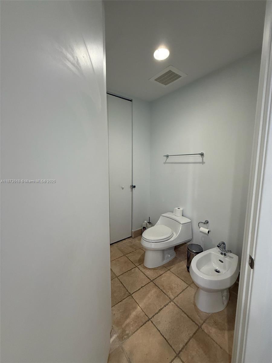 4001 2 / 3 1649 sq. ft. $ 2025-09-05 0 foto