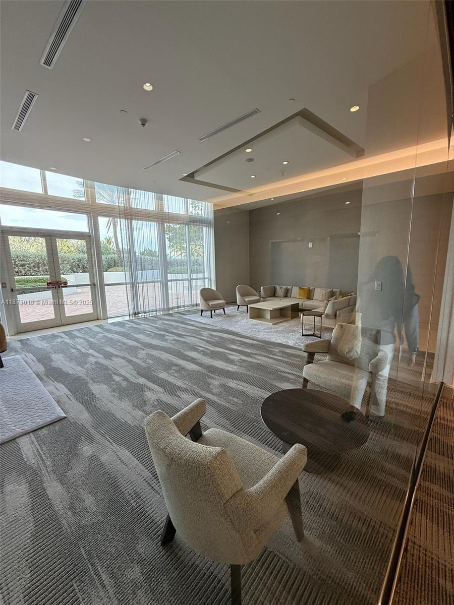 4001 2 / 3 1649 sq. ft. $ 2025-09-05 0 foto