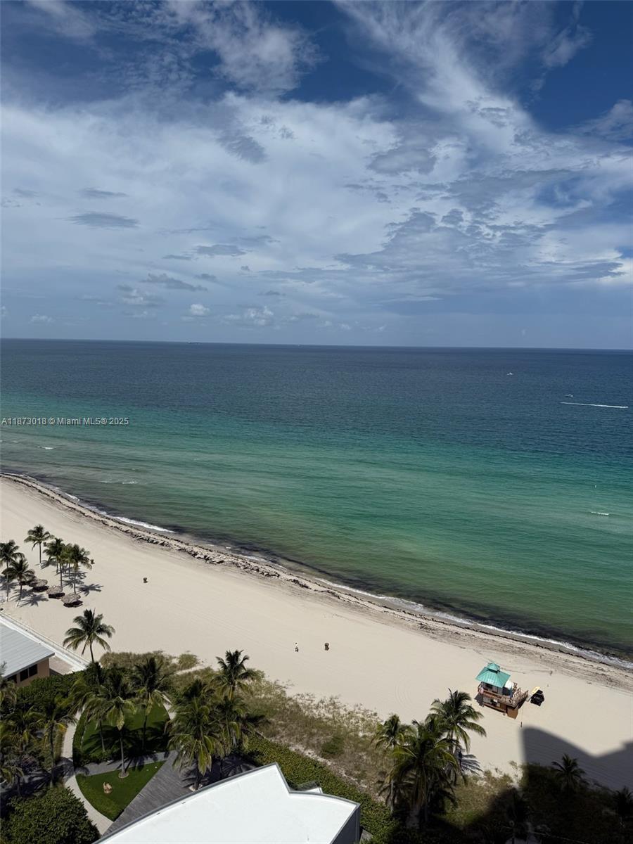 4001 2 / 3 1649 sq. ft. $ 2025-09-05 0 foto