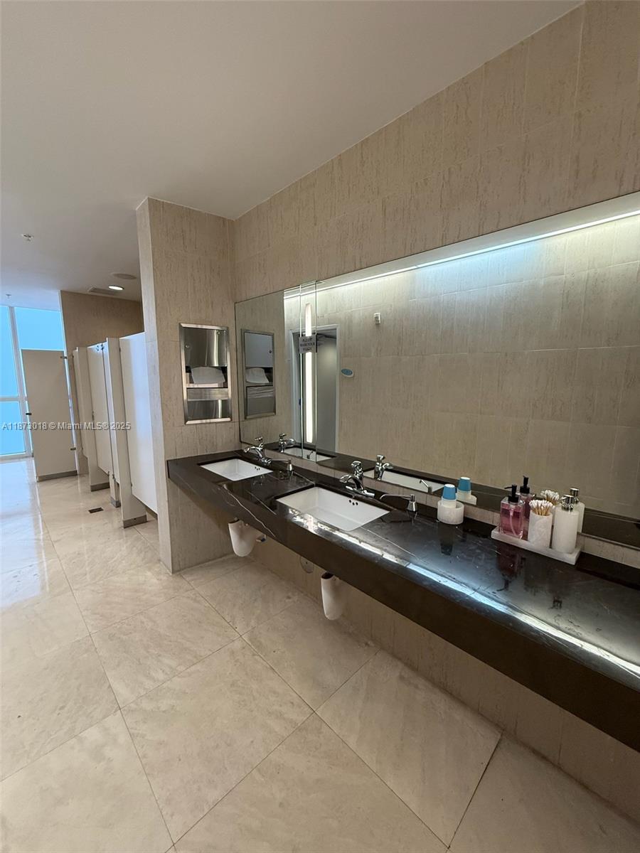 4001 2 / 3 1649 sq. ft. $ 2025-09-05 0 foto