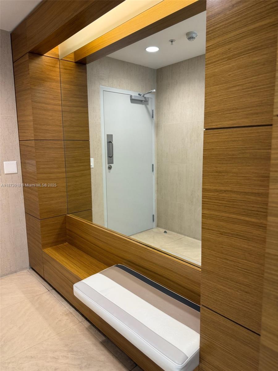 4001 2 / 3 1649 sq. ft. $ 2025-09-05 0 foto