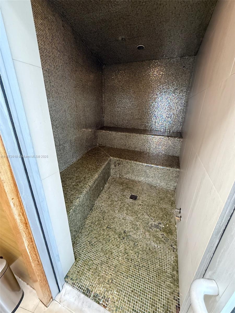 4001 2 / 3 1649 sq. ft. $ 2025-09-05 0 foto