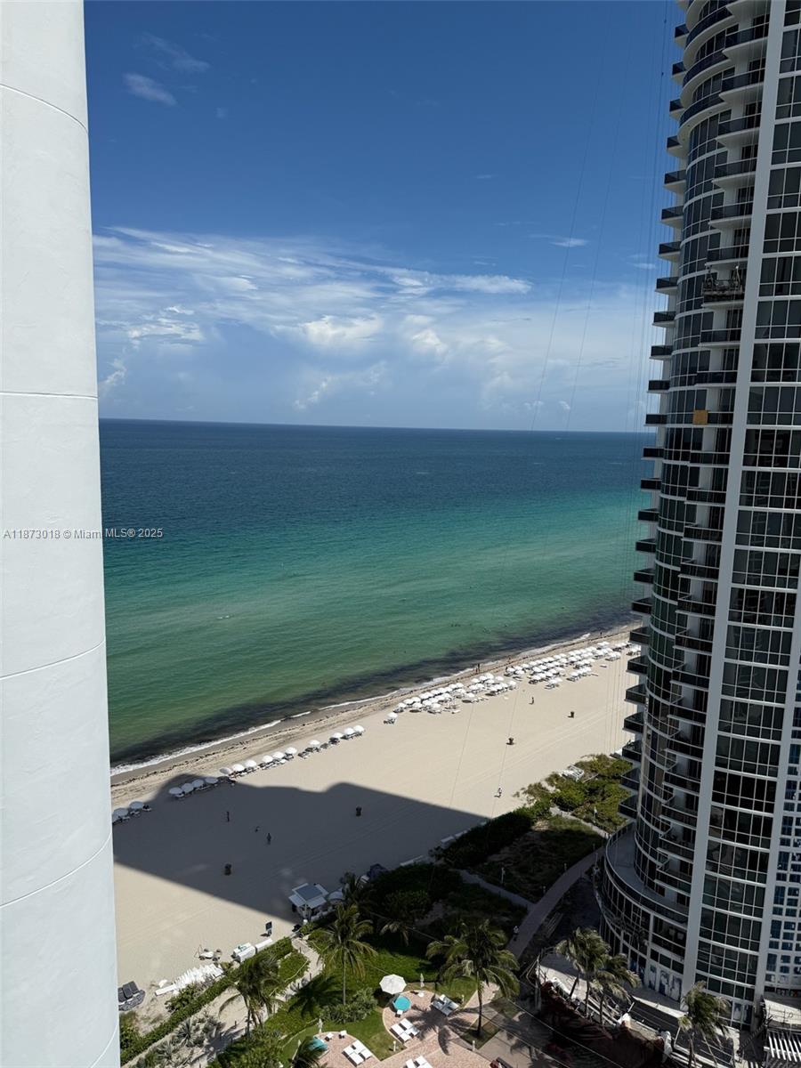 4001 2 / 3 1649 sq. ft. $ 2025-09-05 0 foto