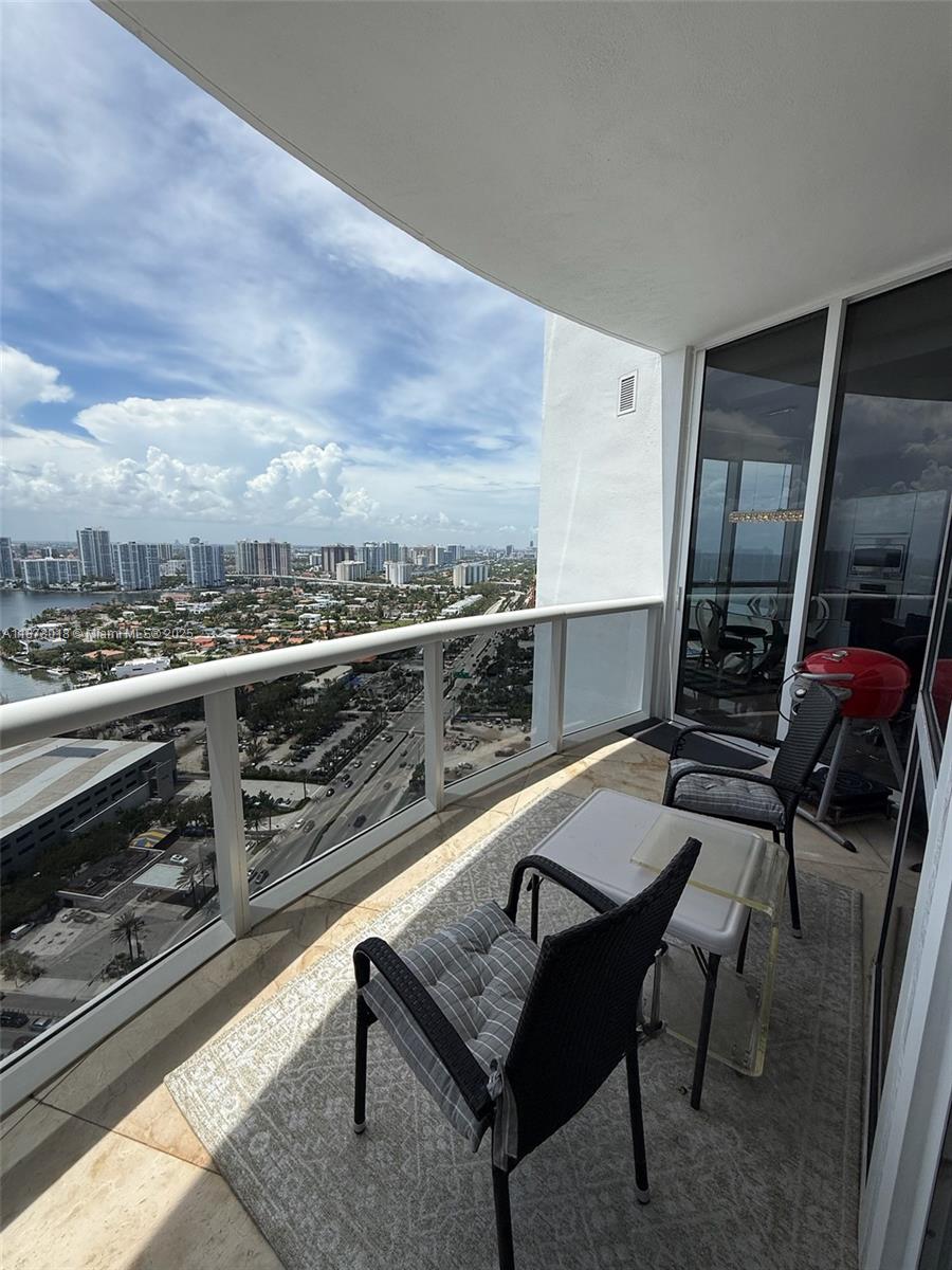 4001 2 / 3 1649 sq. ft. $ 2025-09-05 0 foto