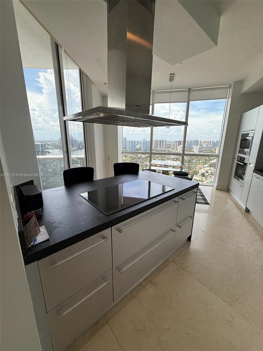4001 2 / 3 1649 sq. ft. $ 2025-09-05 0 foto