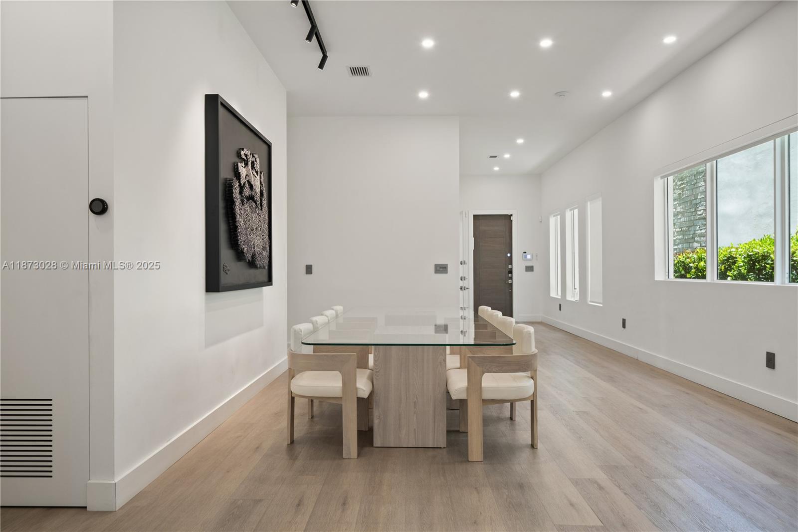 Photo of 18955 Atlantic Blvd  (18955), Sunny Isles Beach, Florida, 33160 - 