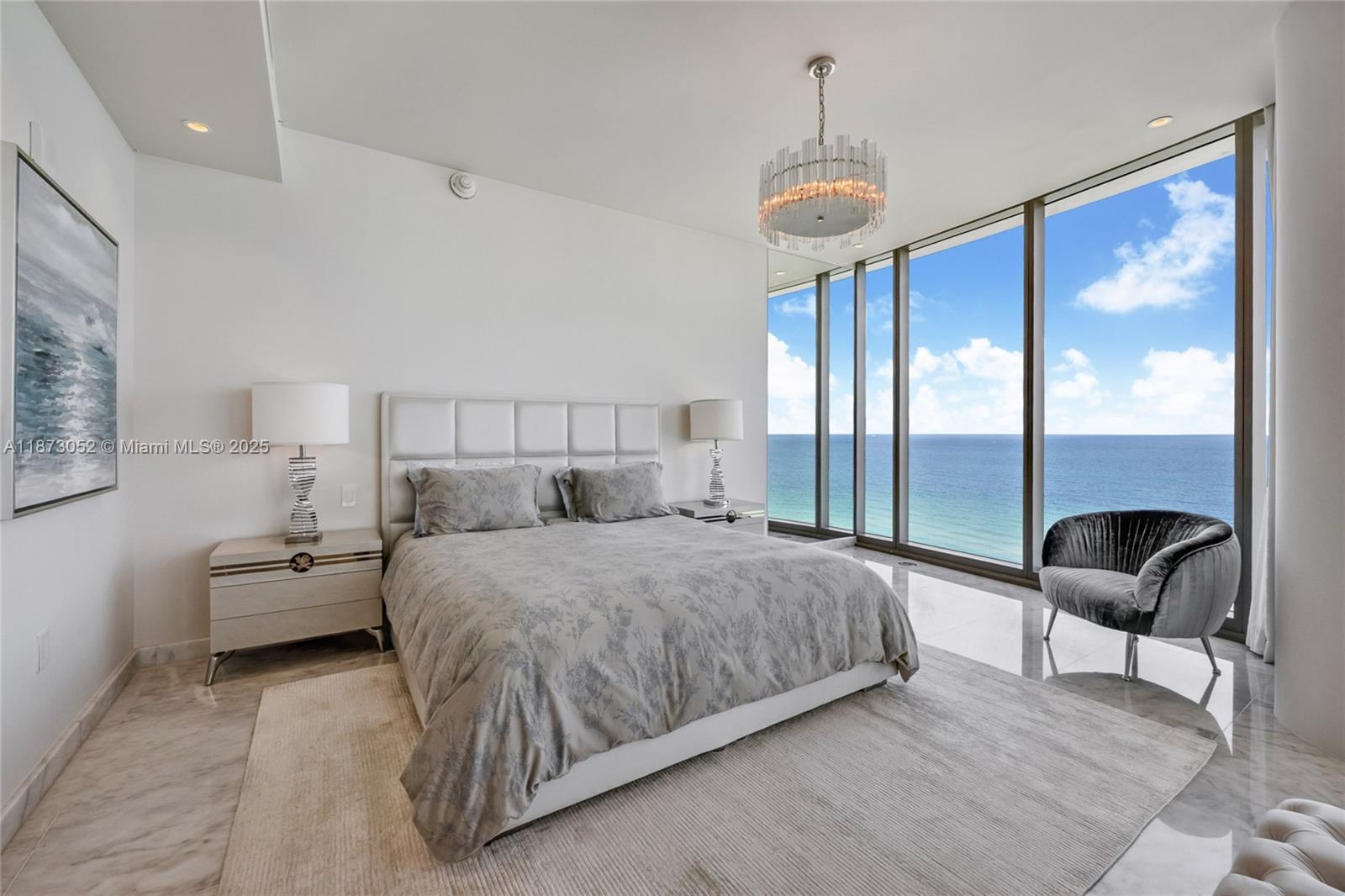 902 3 / 4 2137 sq. ft. $ 2025-09-05 0 Photo