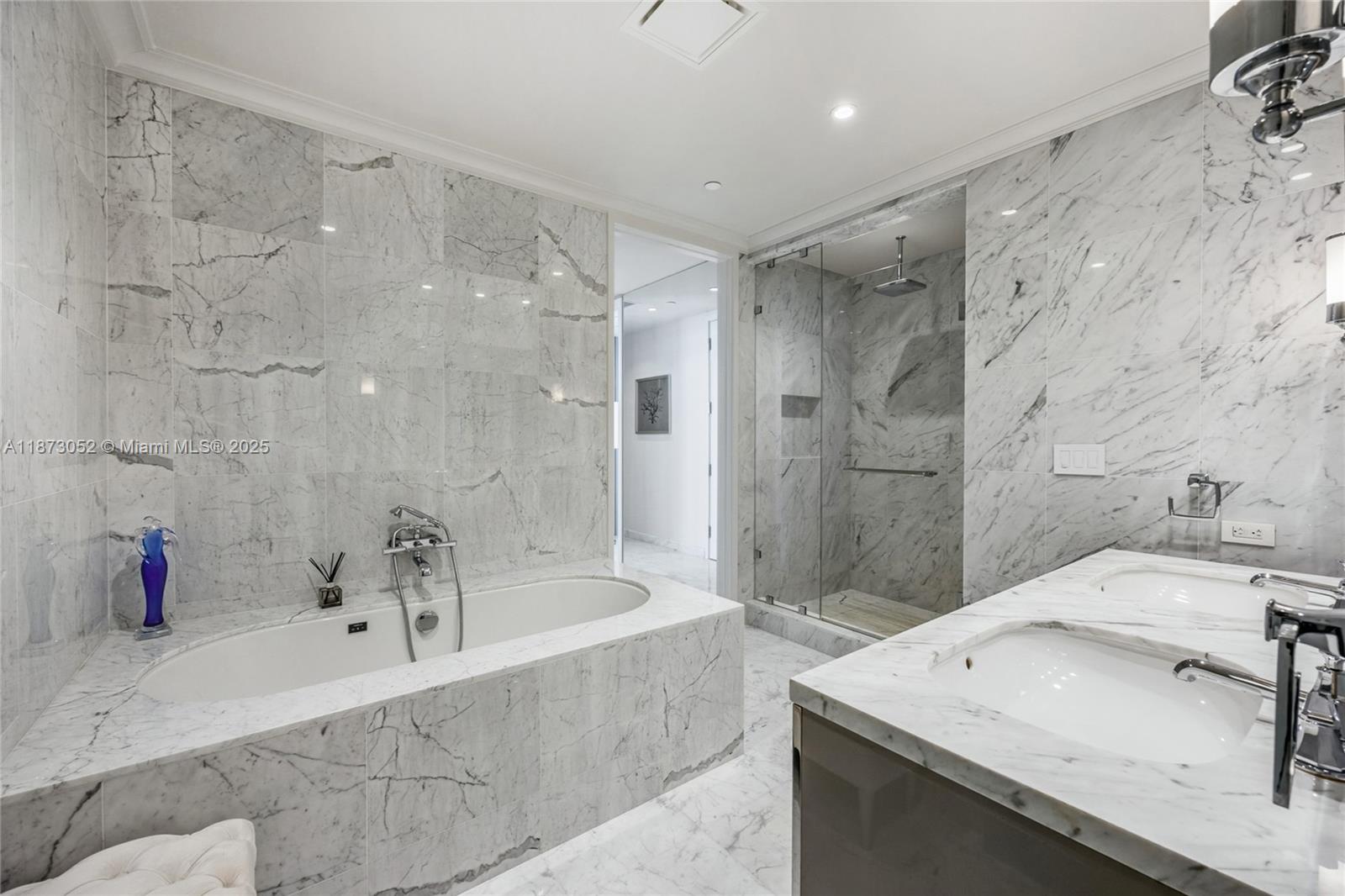 902 3 / 4 2137 sq. ft. $ 2025-09-05 0 Photo