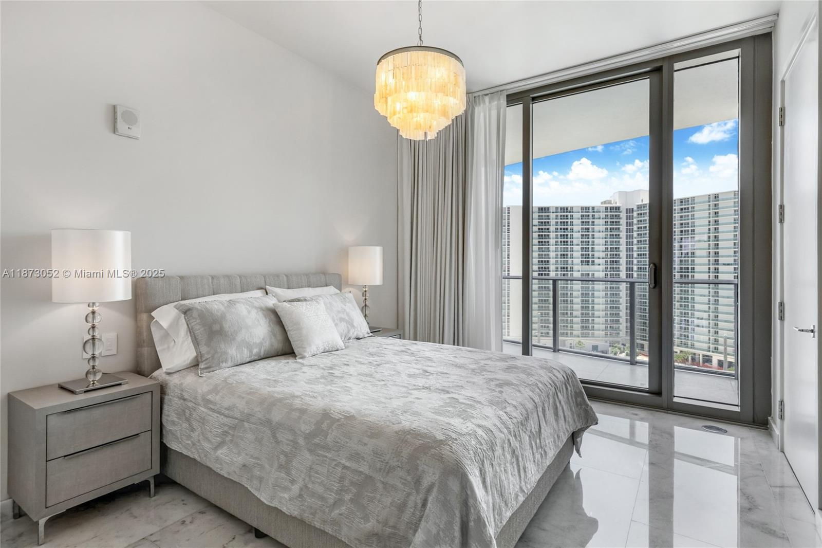 902 3 / 4 2137 sq. ft. $ 2025-09-05 0 Photo