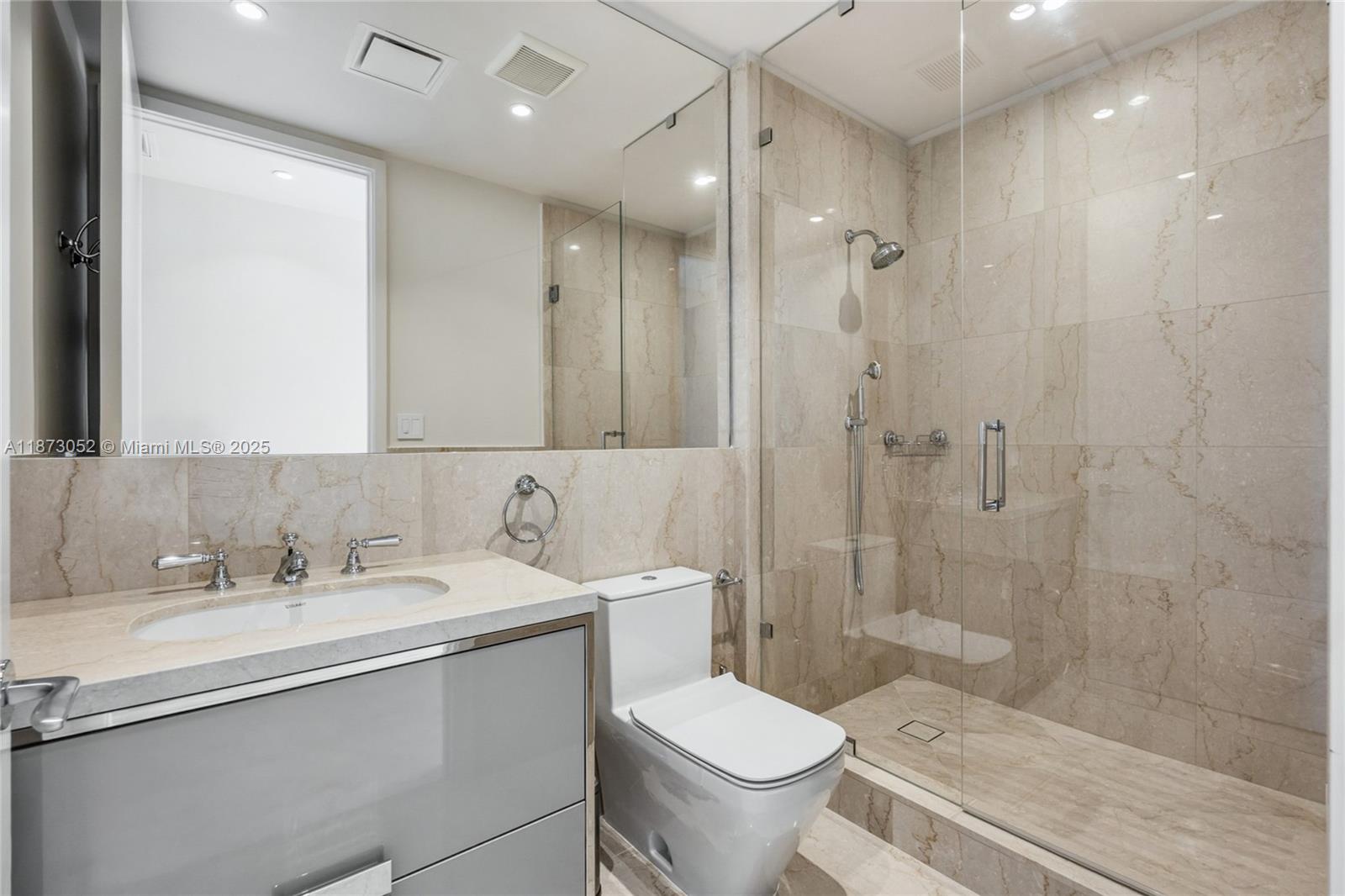 902 3 / 4 2137 sq. ft. $ 2025-09-05 0 Photo