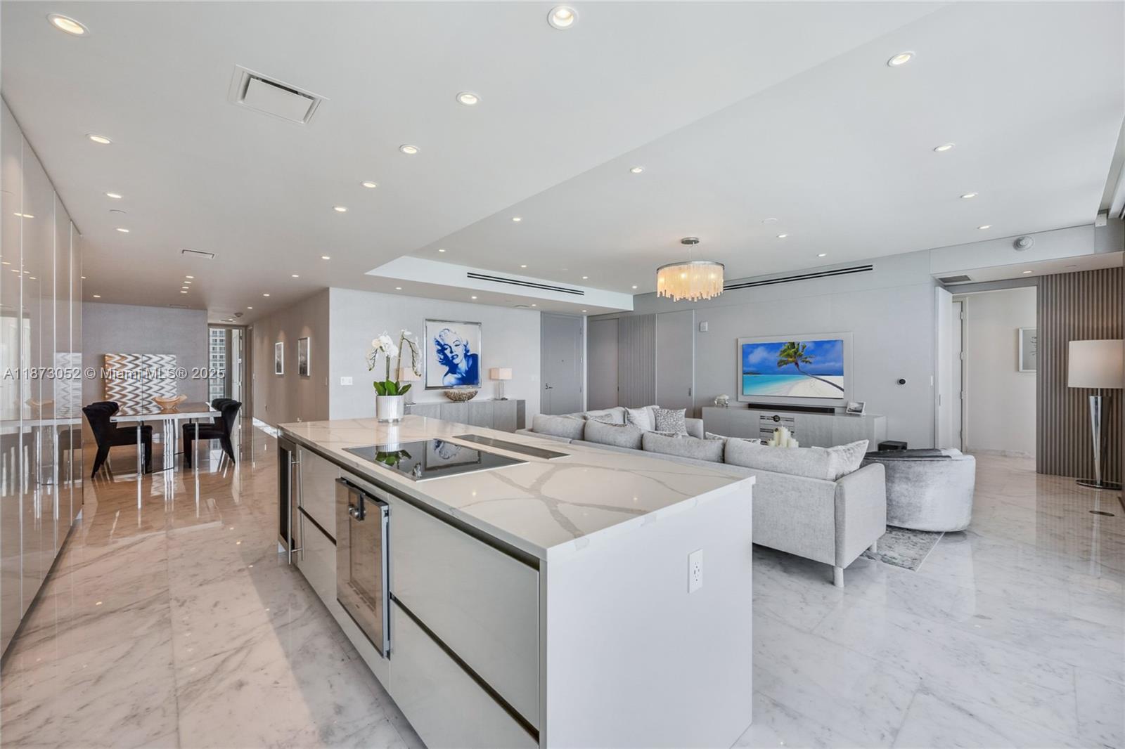 902 3 / 4 2137 sq. ft. $ 2025-09-05 0 Photo