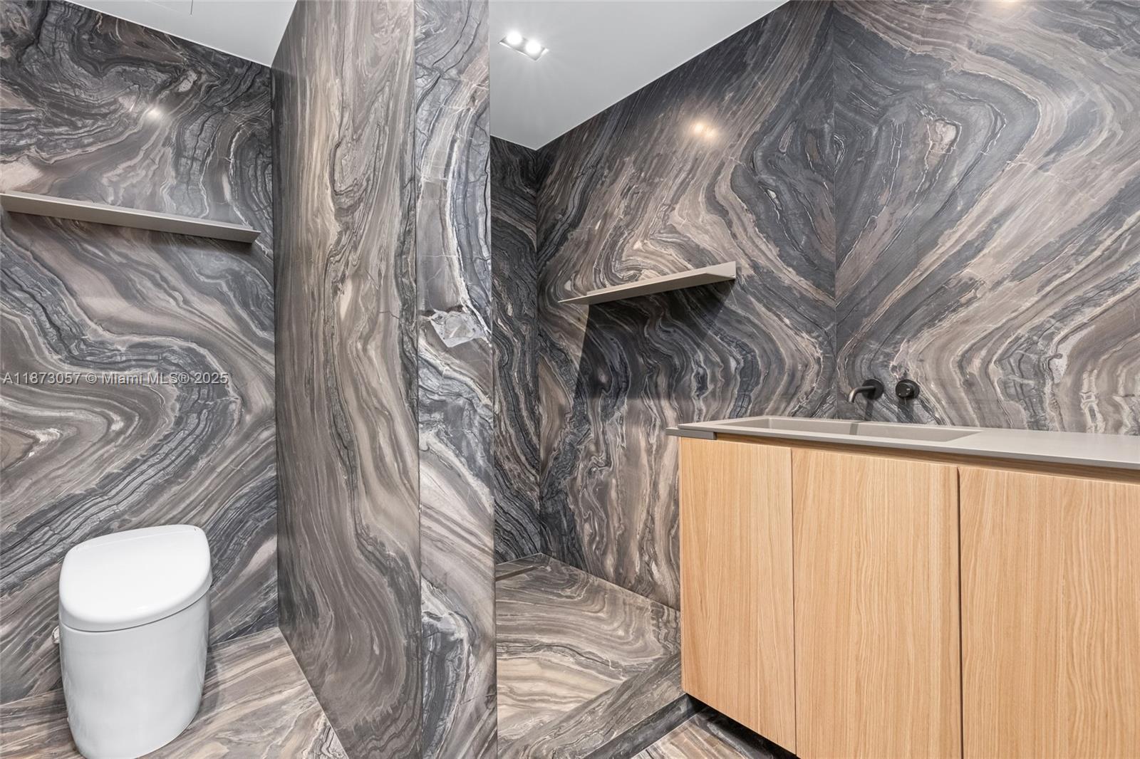 705 4 / 5 3496 sq. ft. $ 2025-09-05 0 Photo