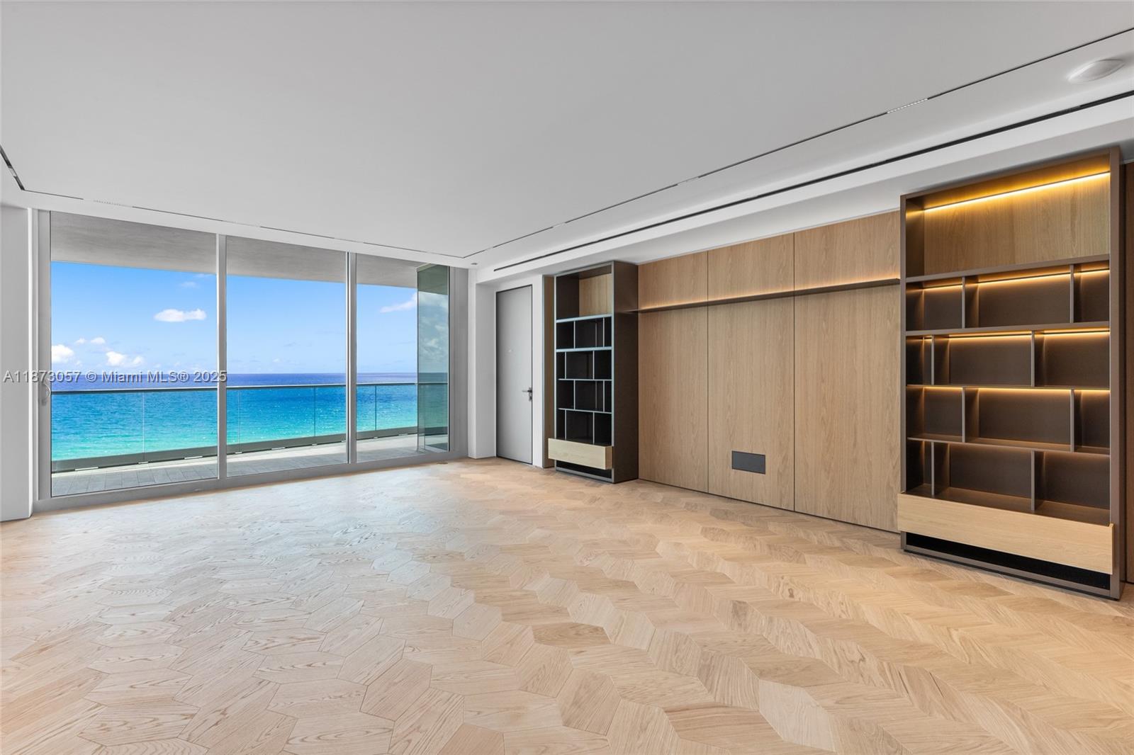 705 4 / 5 3496 sq. ft. $ 2025-09-05 0 Photo