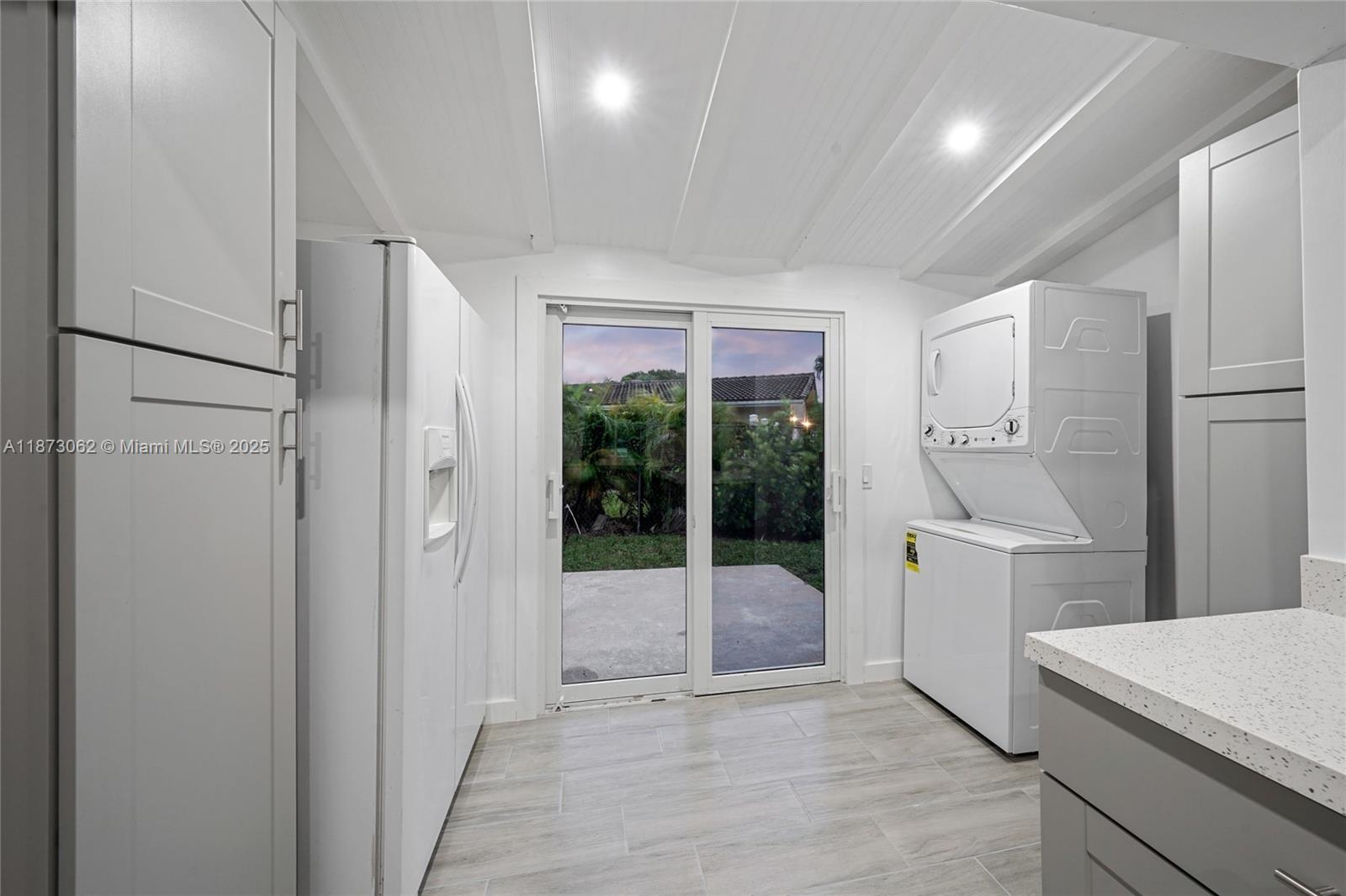 See details / 2296 sq. ft. $ 2025-09-05 0 Photo