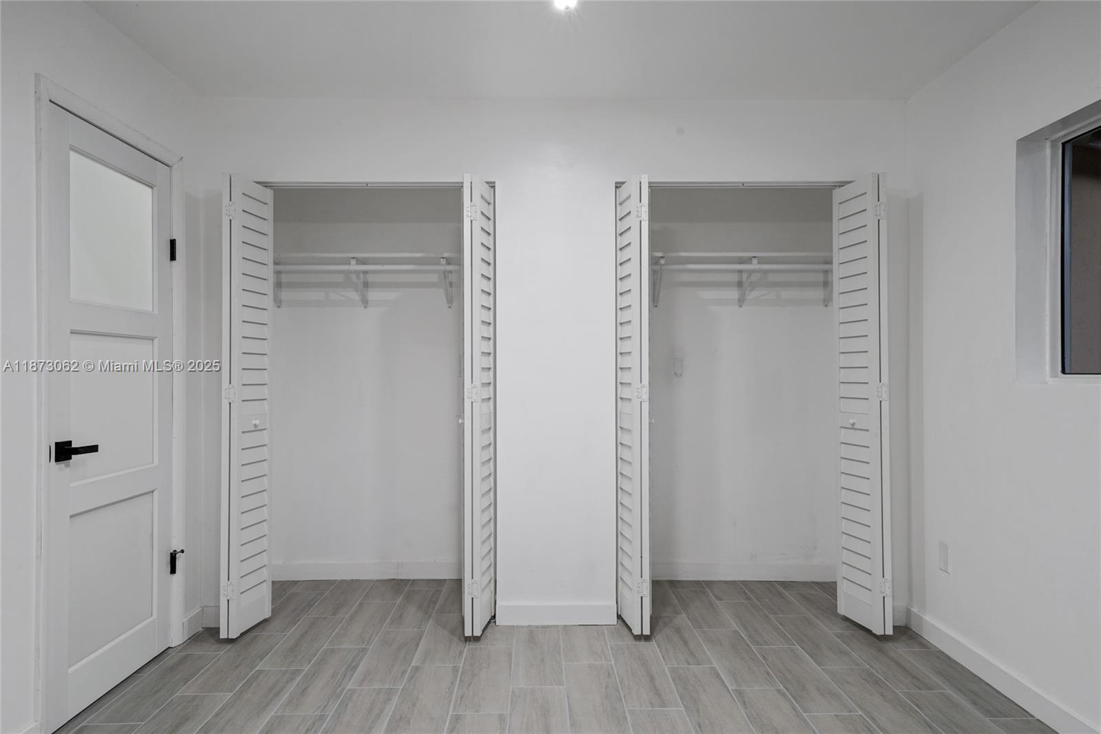 See details / 2296 sq. ft. $ 2025-09-05 0 Photo