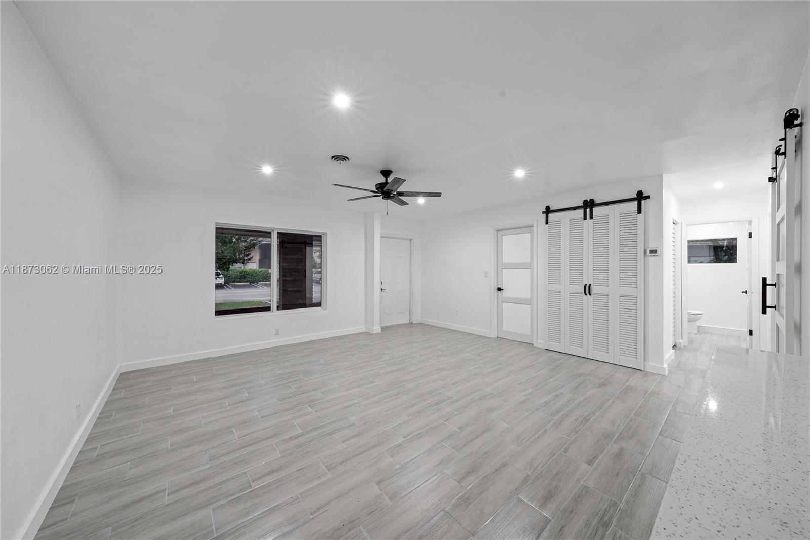 See details / 2296 sq. ft. $ 2025-09-05 0 Photo