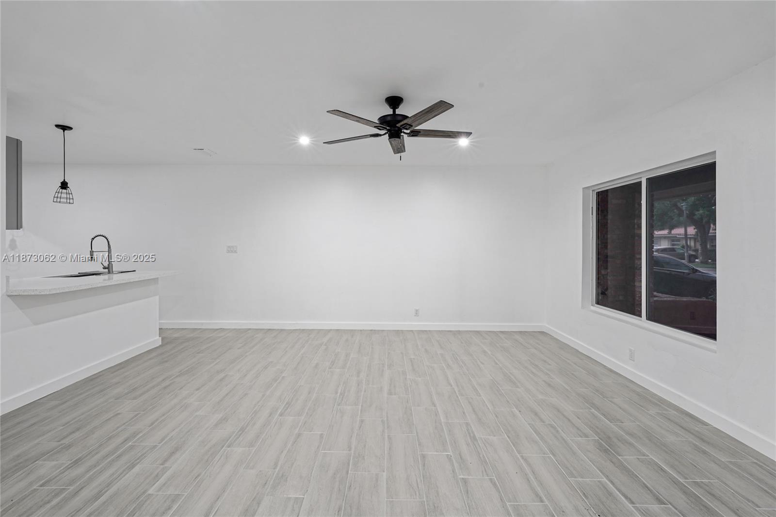 See details / 2296 sq. ft. $ 2025-09-05 0 Photo