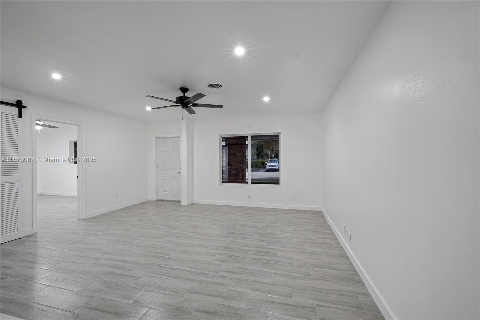 See details / 2296 sq. ft. $ 2025-09-05 0 Photo