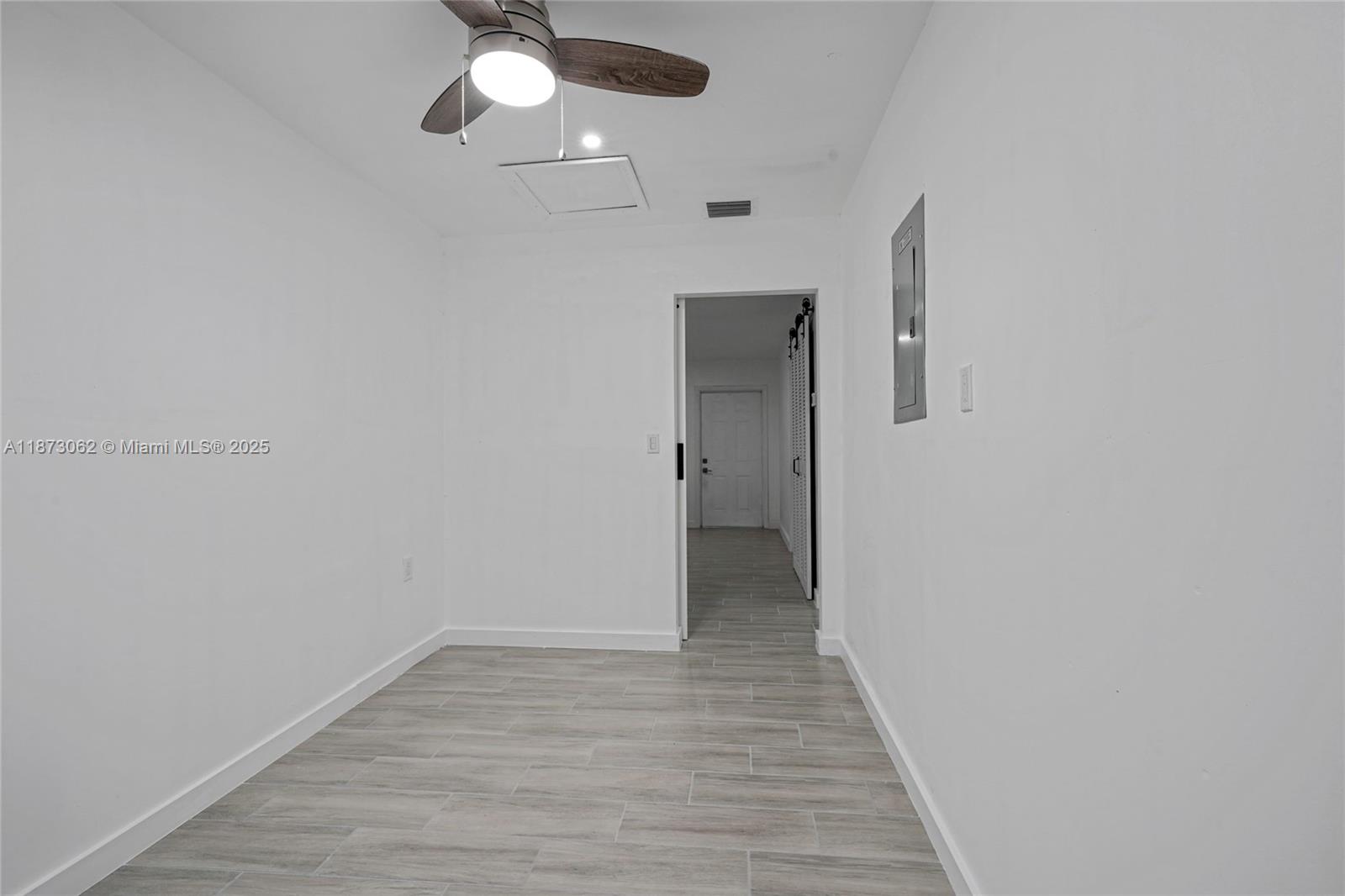 See details / 2296 sq. ft. $ 2025-09-05 0 Photo