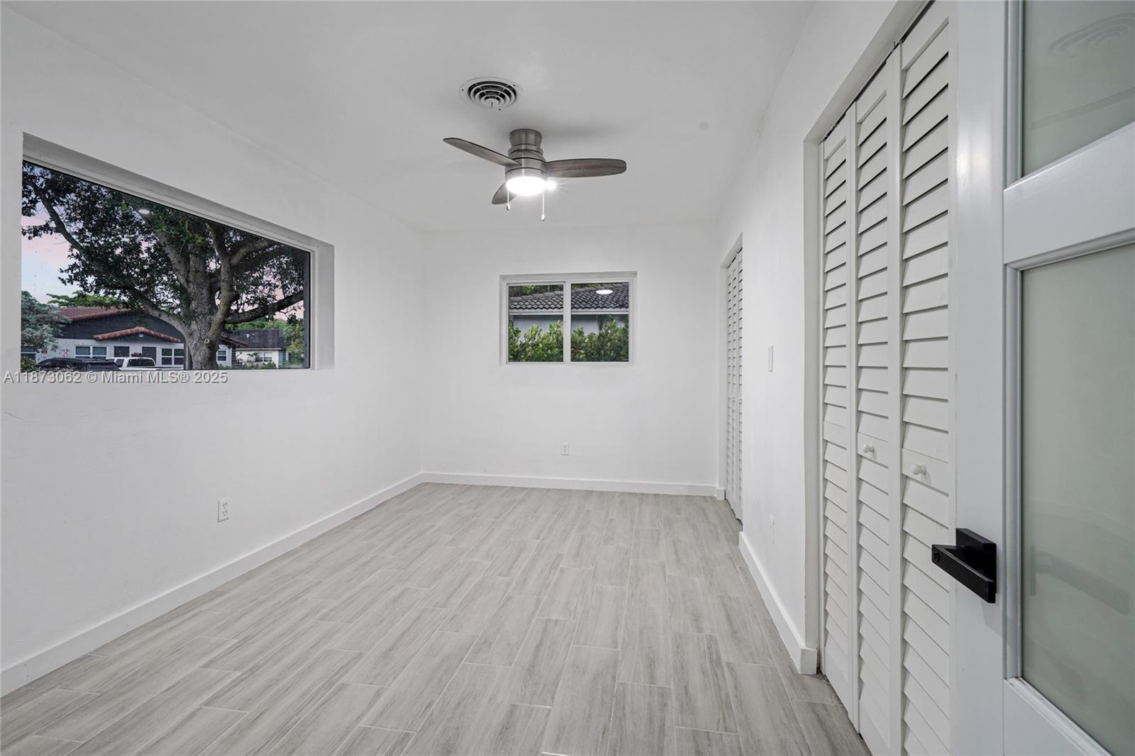 See details / 2296 sq. ft. $ 2025-09-05 0 Photo