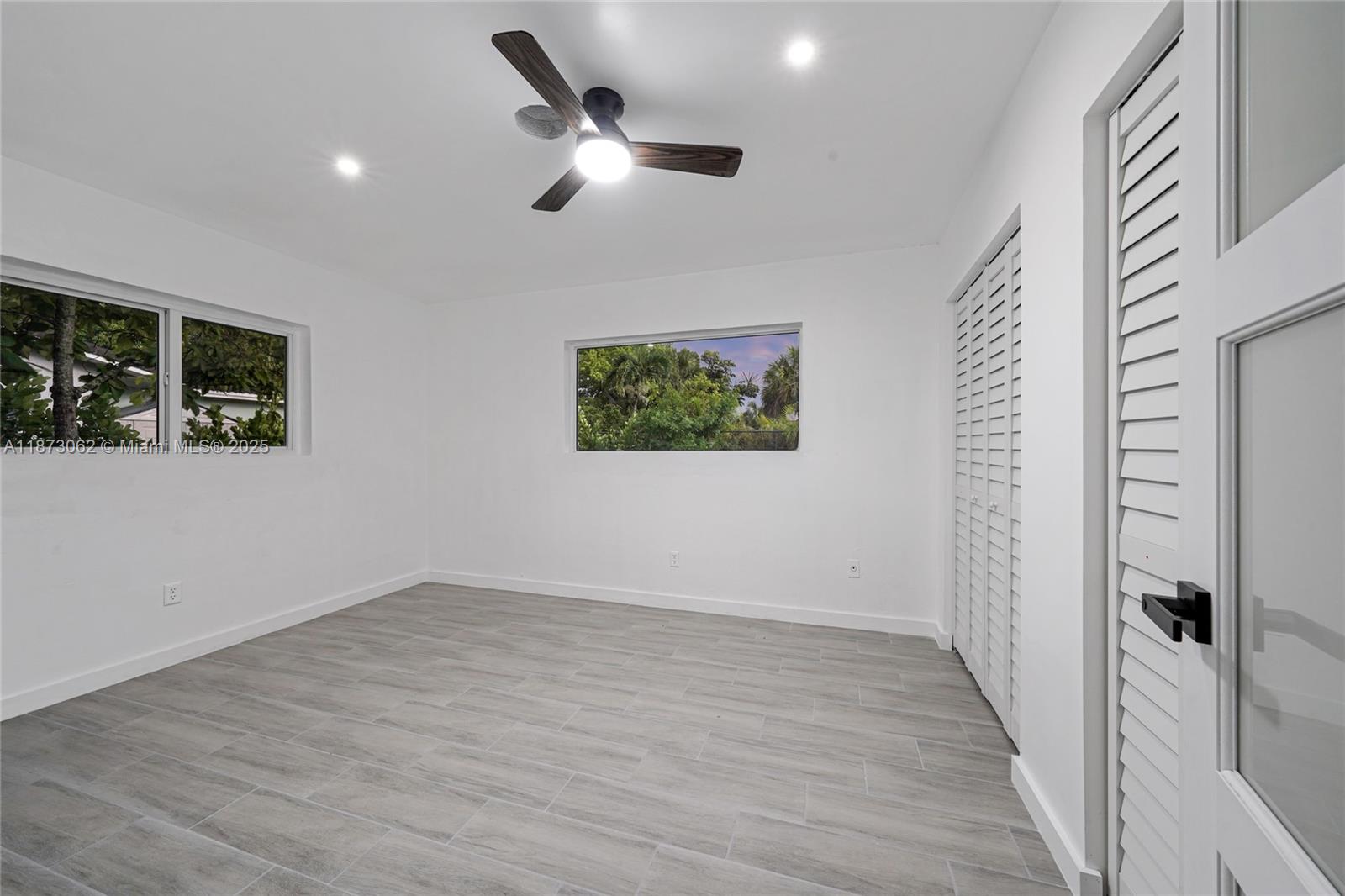 See details / 2296 sq. ft. $ 2025-09-05 0 Photo