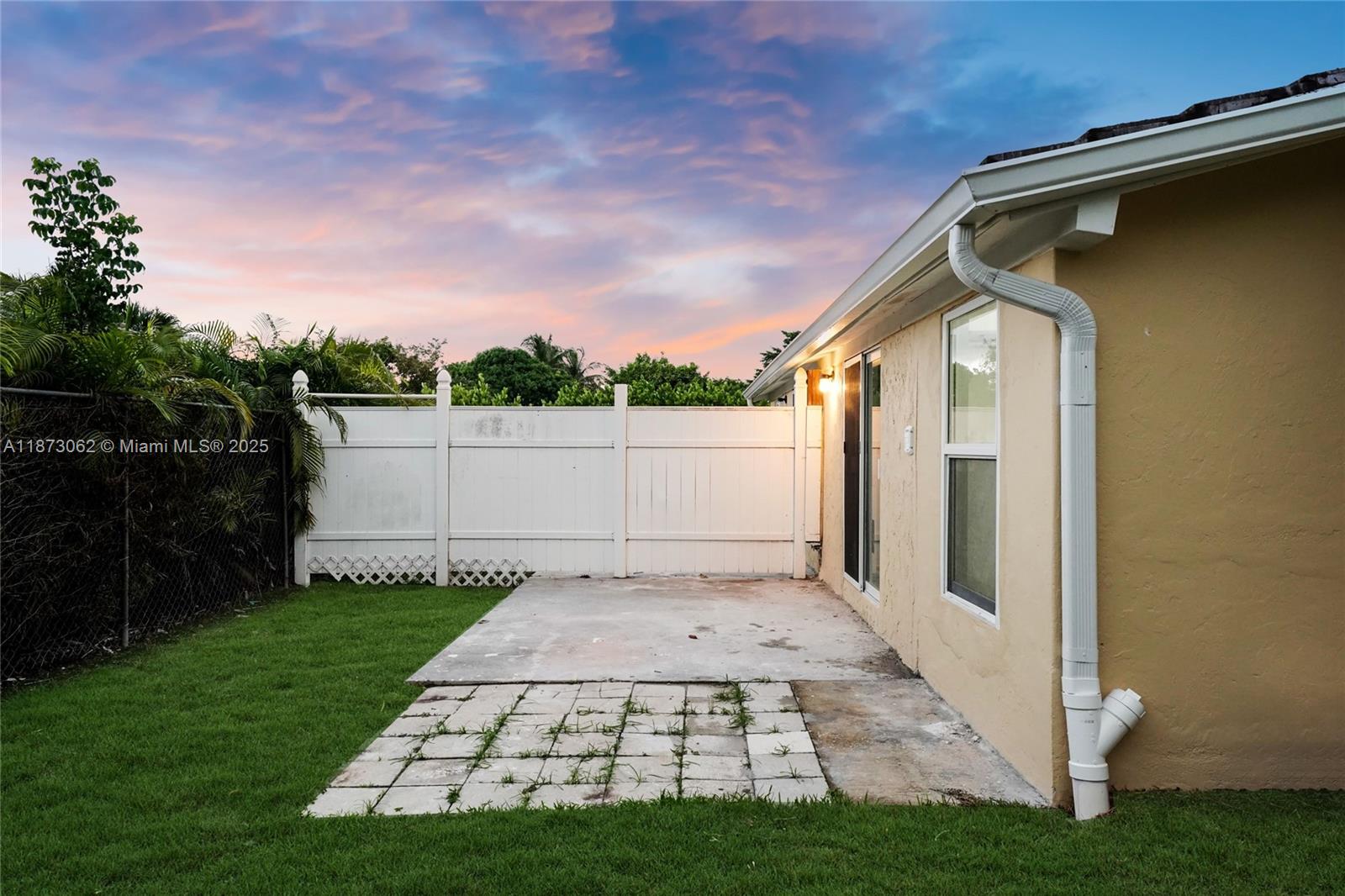 See details / 2296 sq. ft. $ 2025-09-05 0 Photo