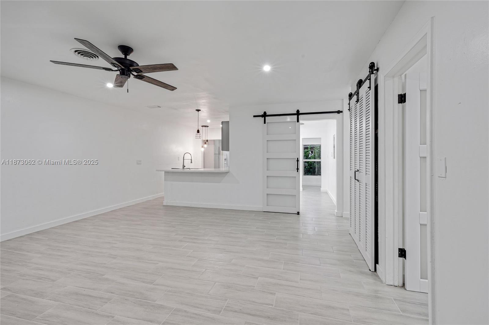 See details / 2296 sq. ft. $ 2025-09-05 0 Photo