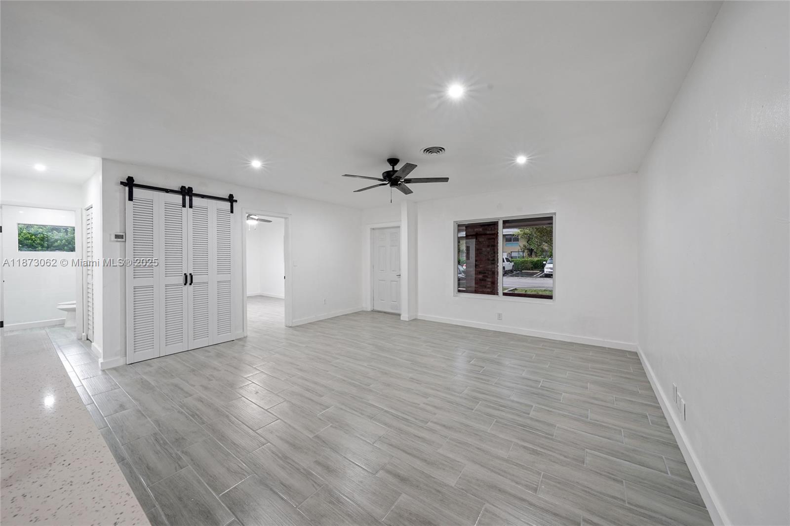 See details / 2296 sq. ft. $ 2025-09-05 0 Photo